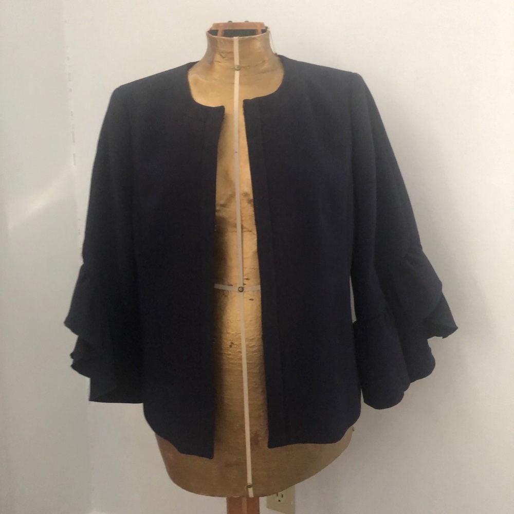 Women’s Navy Blazer Banana Republic scalloped sleeves size 6